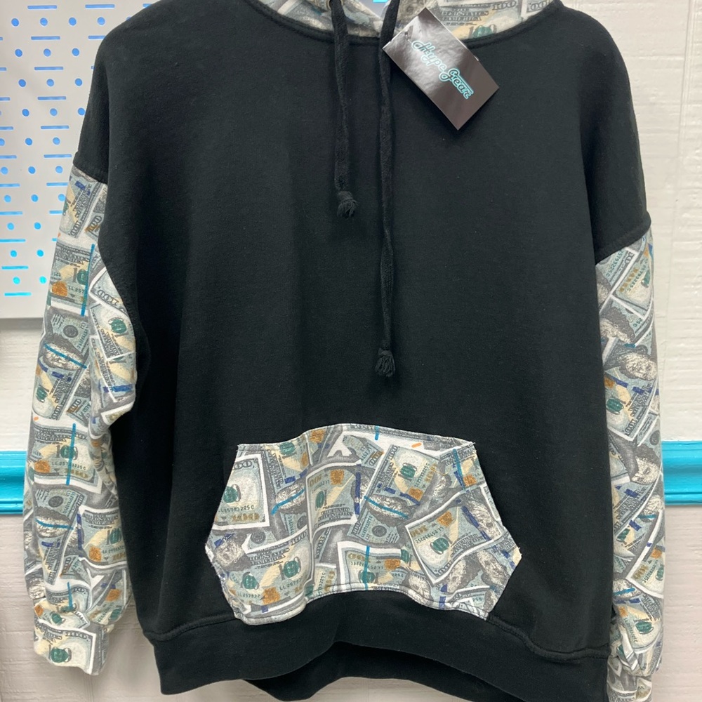 AREA CODE 212 BLACK
MOneY HOODIE